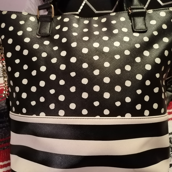 Betsy Johnson Tote - Picture 5 of 7